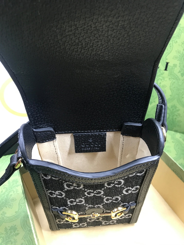 激安グッチバッグコピー着用イメージ